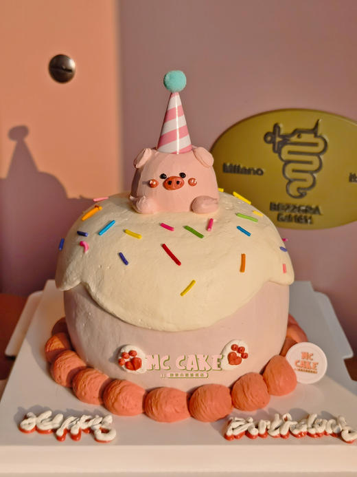 小猪猪立体手绘蛋糕 商品图1
