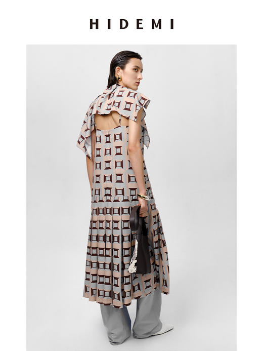 HIDEMI “我们做印花”经典几何设计感廓形印花缎面分体可拆卸斗篷式连衣裙 黄蓝 商品图1
