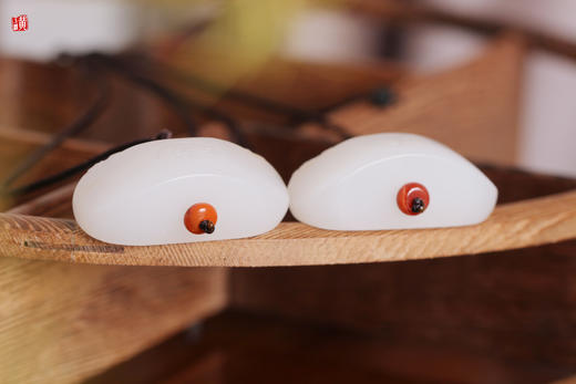 和田玉羊脂白玉【元宝】吊坠一对  配精美编织挂绳 赠证书 商品图3