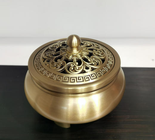 三足金莲铜香炉 商品图0