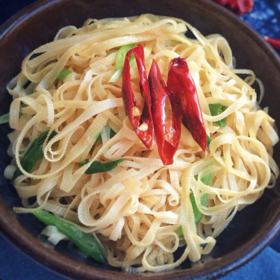  几分钟就能搞定的开胃小菜，下酒又下饭！ 