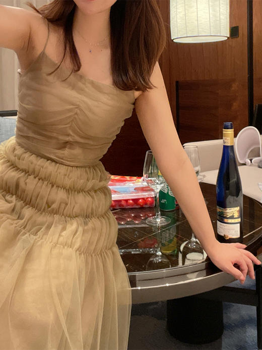 年终特惠  不退不换！！！草木芳华吊带纱裙 商品图1