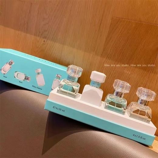 【爆款超低价预售 急单慎拍】Tiffany蒂芙尼同名香水礼盒中样四件套30ml*4支斩男留香钻石香水 商品图0