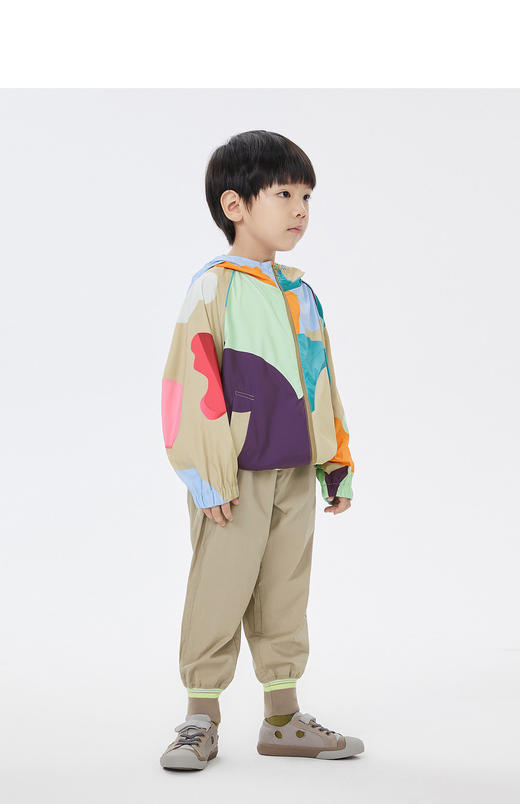 jnby  23年春款  原创印花轻薄短款风衣  1N3912770 商品图5