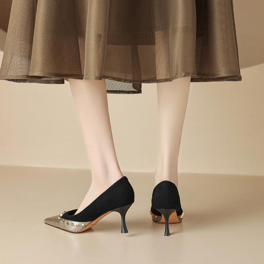 性感优雅，尖头蛇皮铆钉浅口单鞋ZF3529 商品图1