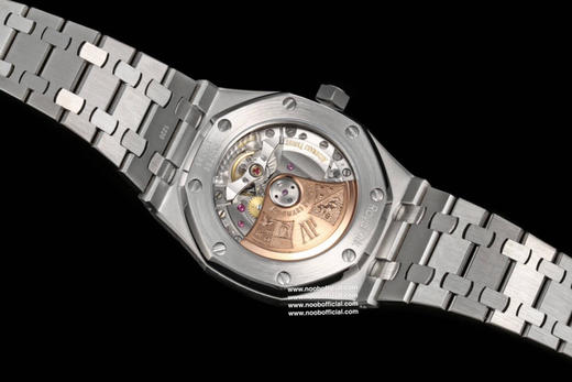 AP50周年纪念款女款爱彼皇家橡树  型号15550ST——15451ST震撼上线：剔除机芯甲板多余部分，使之变得更加镂空——成就钢表巅峰—— 实力演绎 卫冕“钢”王！ 商品图2