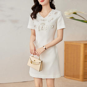 修身显瘦，遮肉气质名媛范新重工钉珠A字连衣裙WLZD-23011001