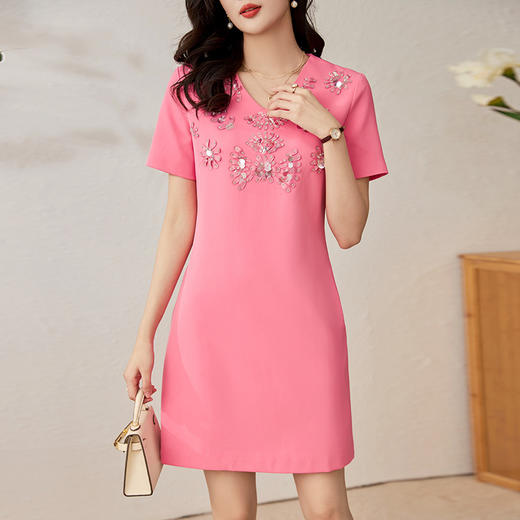 修身显瘦，遮肉气质名媛范新重工钉珠A字连衣裙WLZD-23011001 商品图1