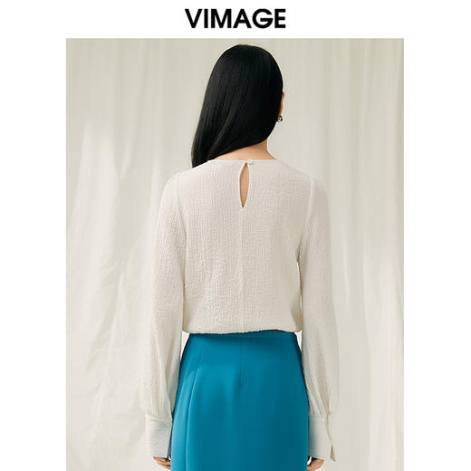 VIMAGE纬漫纪春季季新品圆领简约大方小上衣V1913547 商品图4