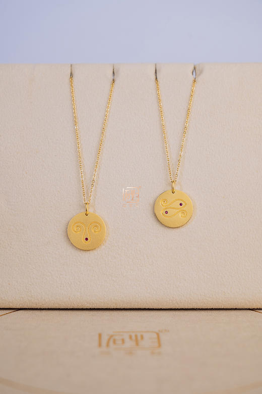 三生石红宝石十二星座金币款吊坠项链 商品图1