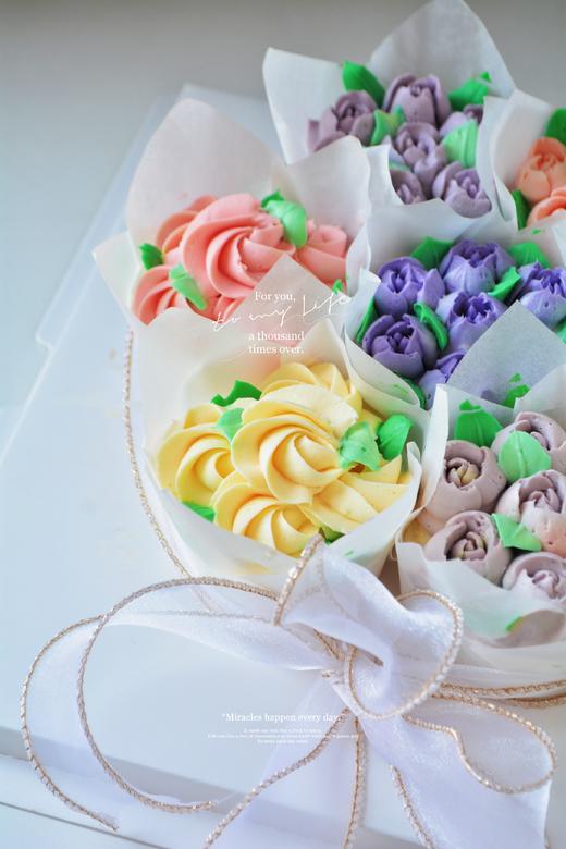 花束蛋糕（纸杯蛋糕，含奶酪，提前一天预约） 商品图0