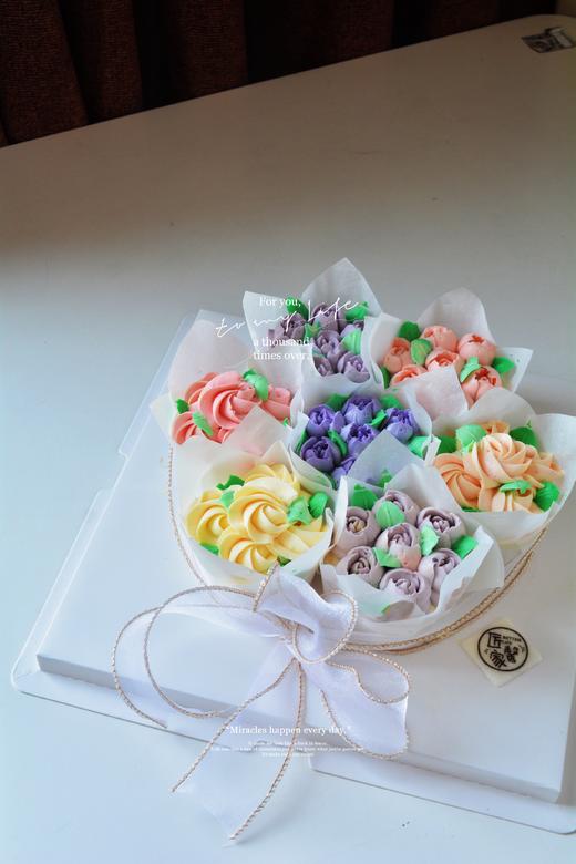 花束蛋糕（纸杯蛋糕，含奶酪，提前一天预约） 商品图1