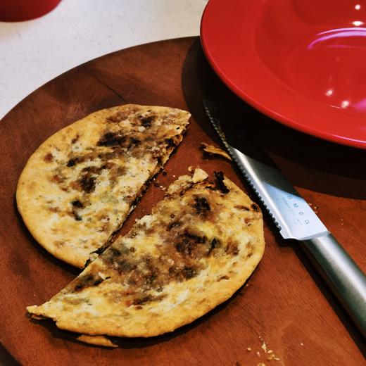 [屁侠亲荐]秋莲妈妈 薄脆小梅干菜烤饼 手工锅盔烧饼 250g*4袋 商品图0