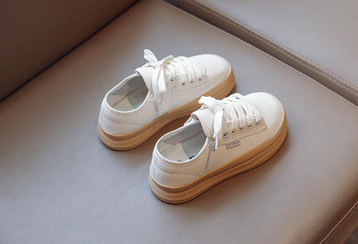 🌈🌈岁愿2023春季新款‼️男女童潮流时尚松糕底小白鞋(爆款）颜高百搭💥舒适柔软‼️不挤脚~ ✅简单百搭小白鞋🌸年年刷爆时尚圈！百搭的同时👉还非常修饰脚型😎 ✅ 商品图0