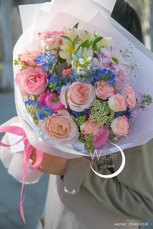 粉蓝色法式混搭花束 商品图1