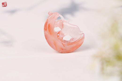 南红冰飘【玉兔接福】吊坠 配精美挂绳 商品图0