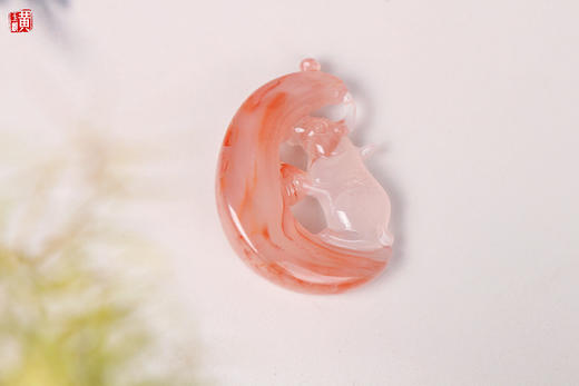 南红冰飘【玉兔接福】吊坠 配精美挂绳 商品图1