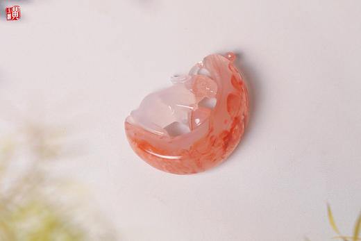 南红冰飘【玉兔接福】吊坠 配精美挂绳 商品图2