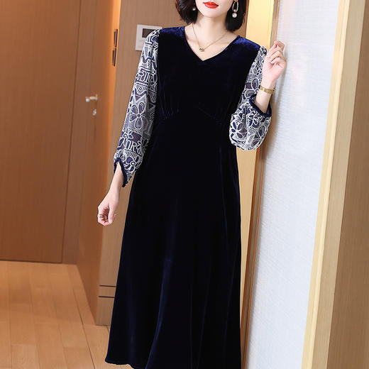 KDS-8919真丝丝绒连衣裙时尚V领拼接烧花七分袖连衣裙 商品图1