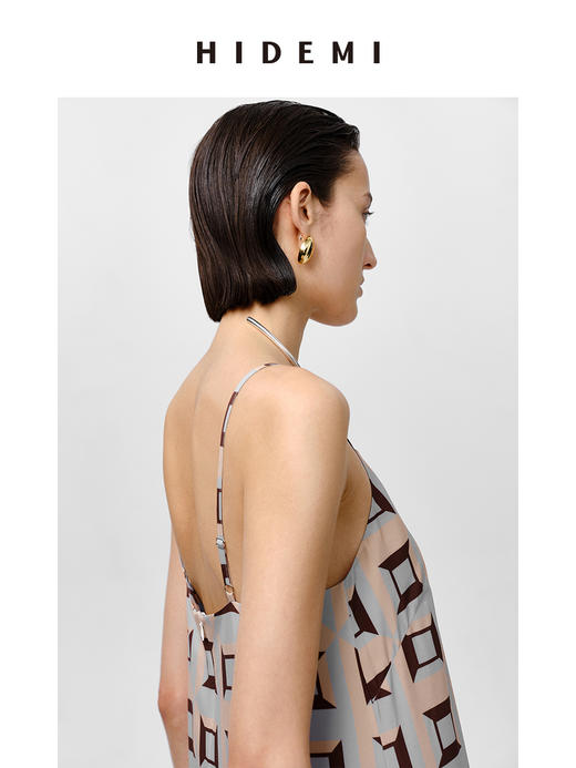 HIDEMI “我们做印花”经典几何设计感廓形印花缎面分体可拆卸斗篷式连衣裙 黄蓝 商品图7