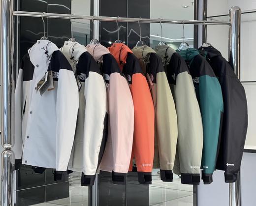 𝐓𝐡𝐞 𝐧𝐨𝐫𝐭𝐡 𝐟𝐚𝐜𝐞 𝟏𝟗𝟗𝟎 北面经典户外冲锋衣   TNF1001 商品图0