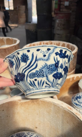 柴窑鱼藻纹大碗