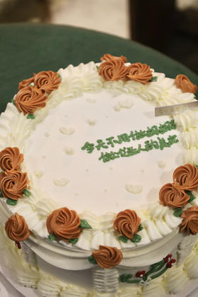 今天不用做妈妈 做个迷人的美女