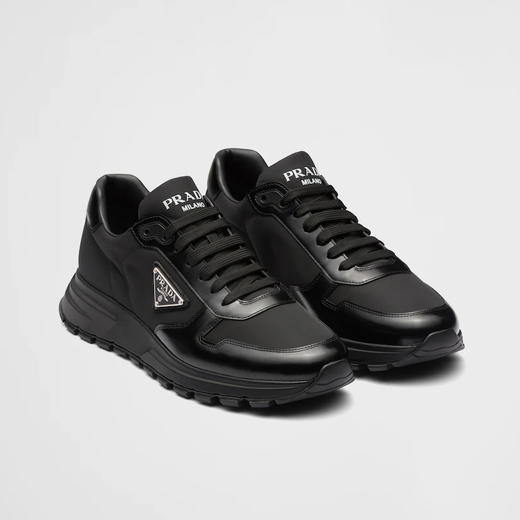 【三】PRADA 普拉达 男士 Re-Nylon 再生尼龙和亮面皮革金属三角形徽标休闲运动鞋 黑色 2EE369 3LF5 F0632 商品图0