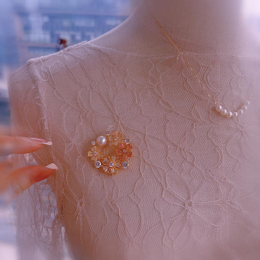 甄珠贝  春日限定 樱花胸针 基本无暇 天女珠光akoya/大溪地正圆珠 商品图0