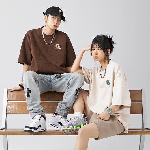 「三款配色！麂皮绒材质」OVERSIZE版|麂皮绒短袖T恤 男装春夏新款美式街头宽松立体印花体恤上衣 商品图1