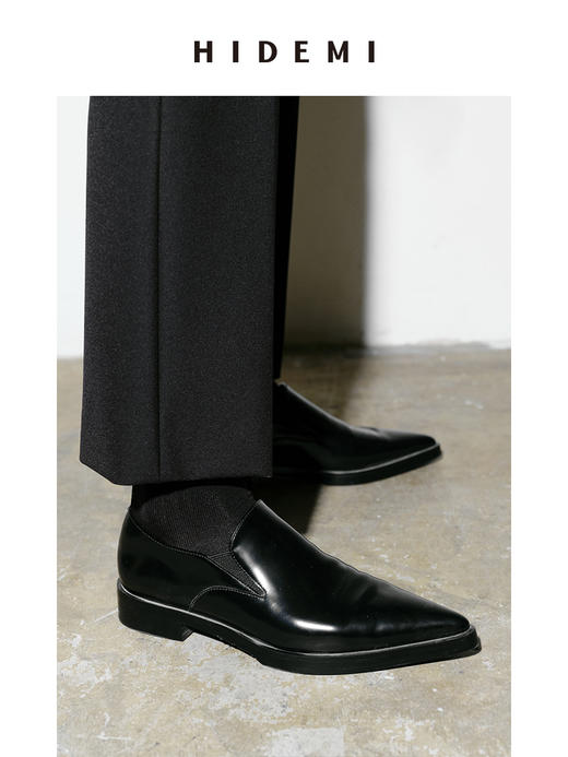 HIDEMI 尖头切尔西一脚蹬皮鞋 商品图1