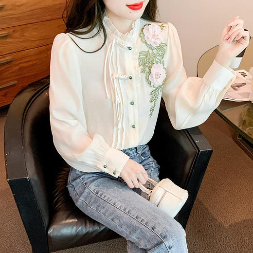 KQL 157T6030荷叶领绣花衬衫修身显瘦雪纺衫 商品图4