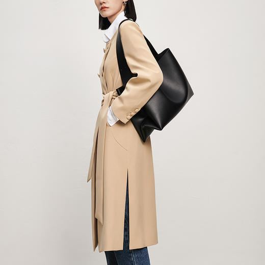 【品牌优选】【合作直发】IN AND ON2023春季新款高阶圆领系带长外套 商品图1