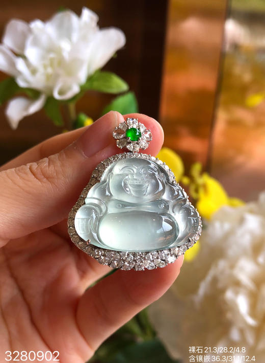 3280902，玻璃木纳佛公吊坠。具体价格微信咨询 商品图0