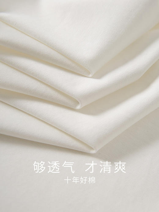 【专属特价】熙世界白色t恤女短袖2025春夏新款艺术感印花圆领体恤衫显瘦上衣 商品图4