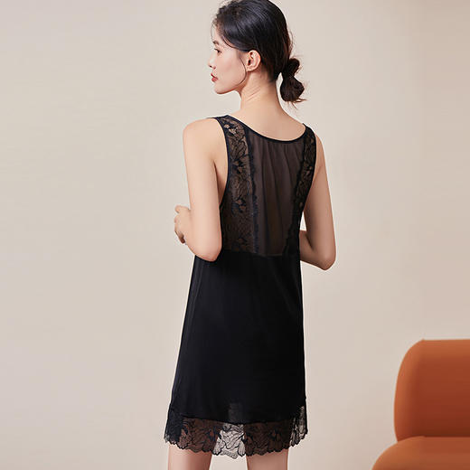 TG03S230春夏新品真丝醋酸睡裙 蕾丝性感罩杯一体式桑蚕丝吊带打底裙 商品图1