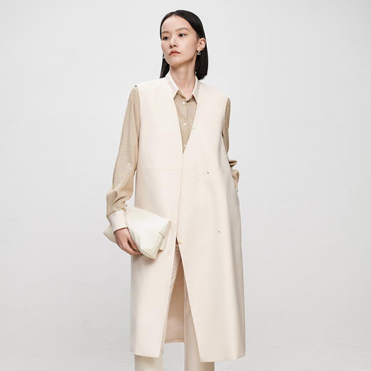 IN AND ON春季新款无袖风衣式马甲连衣裙女简约通勤两穿式裙子 商品图6