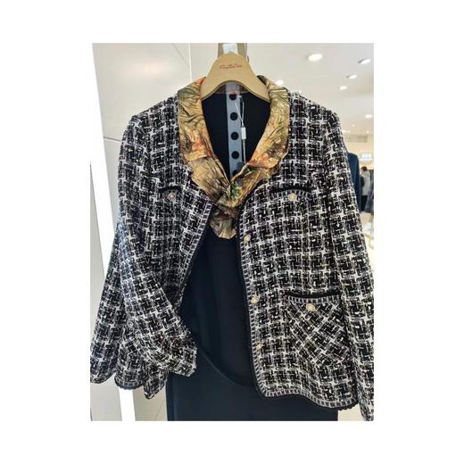 3楼凤时女装短款上衣 商品图0