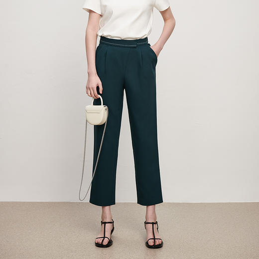 IN AND ON2021秋季新款腰部撞色辑线锥形裤亚光亲肤垂坠休闲长裤 商品图6