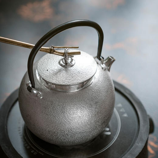 万仟堂 手工日式银壶 锤纹纯银S999 烧水壶家用煮水壶 茶道泡茶用 手工一张打银壶 纯手工锤纹初雪 商品图0