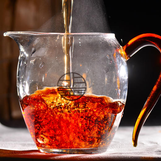 【限量返场】2008年头春冰岛老寨古树茶，黑珍珠老茶头！醉人香，冰糖甜！老茶头到顶了！唯一批次！绝品高端奢品茶！小堆离地发酵熟茶！ 商品图3