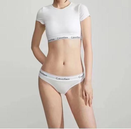 4楼CK Underwear 2023新款摩登引力带系列文胸 货号：QF7213 现价：590 商品图1