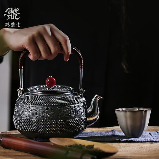 鹤鼎堂 于鹤系列福履霰纹汝钉汤沸錾刻龙章凤姿银壶（缺货） 商品图4