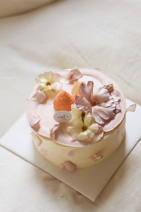 2023女神节限定·佛手柑草莓蛋糕