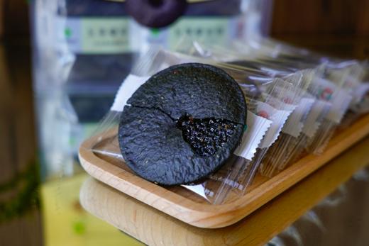 【五黑藜麦饼】五种黑色谷物制作而成的轻奢素饼 外酥内软 越嚼越香/ 早餐 零食 老少皆宜/ 包邮 商品图7