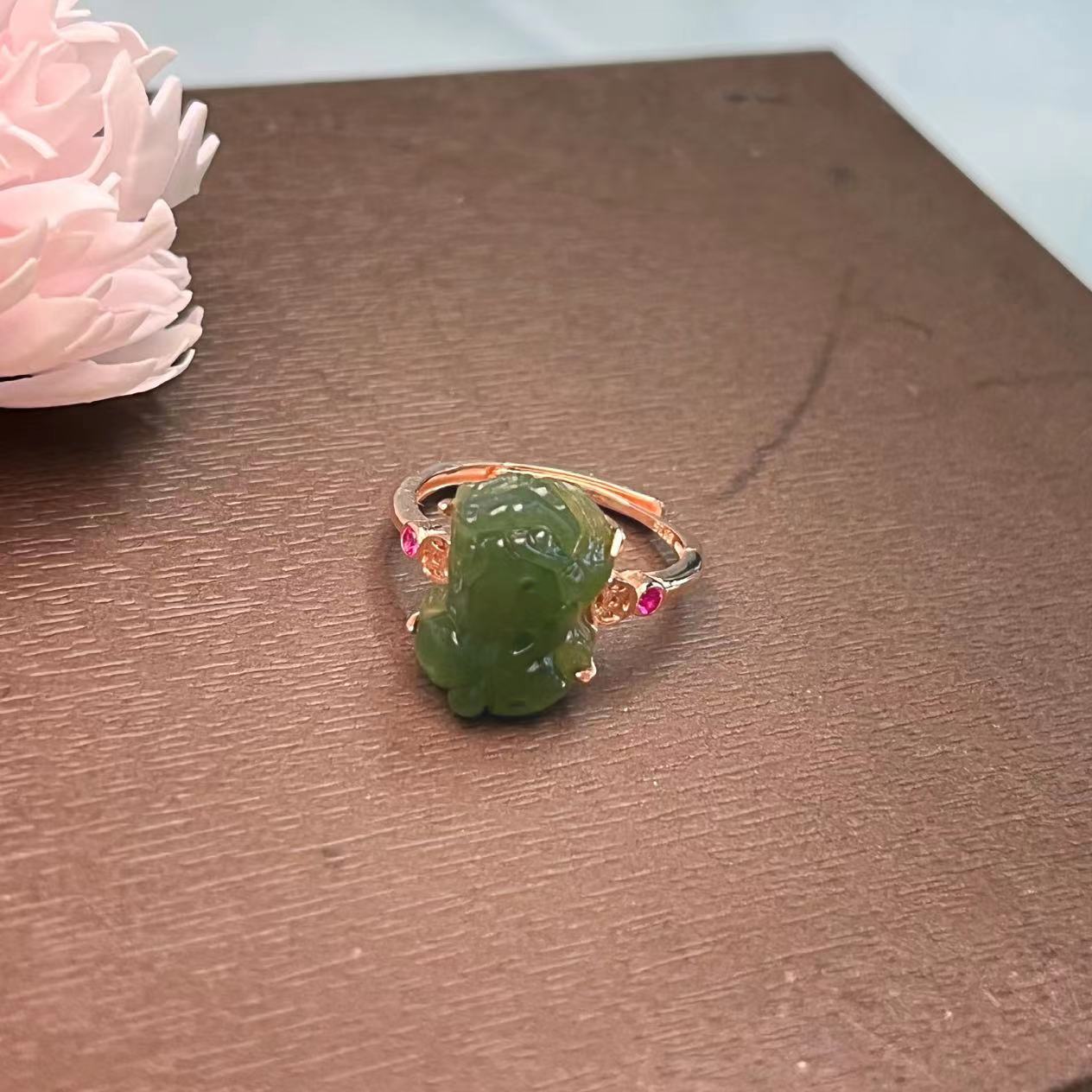 s925碧玉戒指-玫瑰金铜钱貔貅