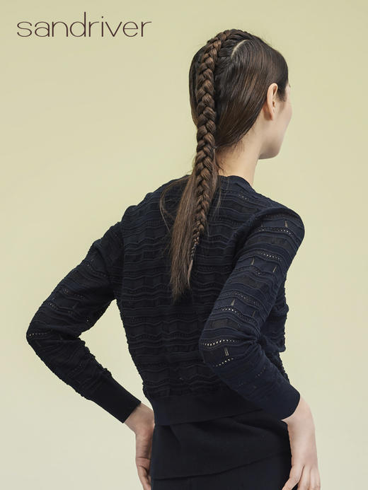 V领挑孔长袖女开衫 SJS95W031K 商品图3