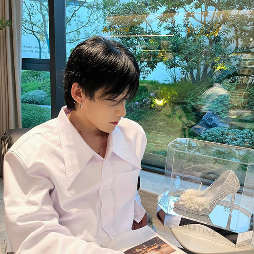 VBEINGS花语 高定玫瑰花水晶鞋 永生花送女友老婆求婚告白生日礼物摆件 商品图4