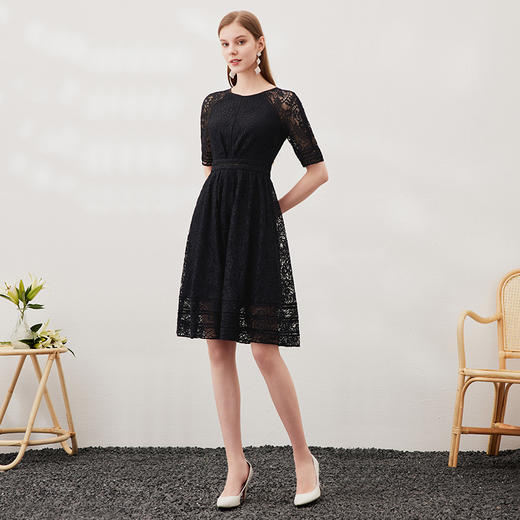 EITIE爱特爱春季新款洋气镂空蕾丝显瘦收腰连衣裙女裙6907640 商品图4