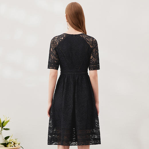 EITIE爱特爱春季新款洋气镂空蕾丝显瘦收腰连衣裙女裙6907640 商品图5